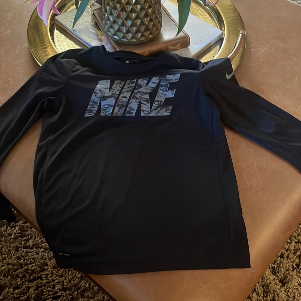 Boys dri fit Nike long sleeve shirt